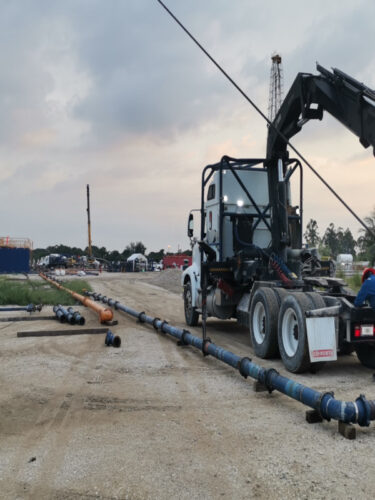 Renta de unidad tracto con brazo articulado Hiab cap 6 ton.