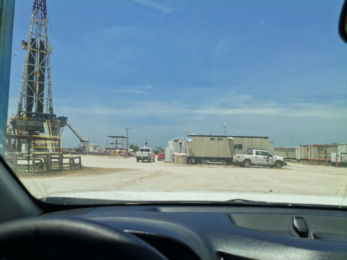 A sol y lluvia operando